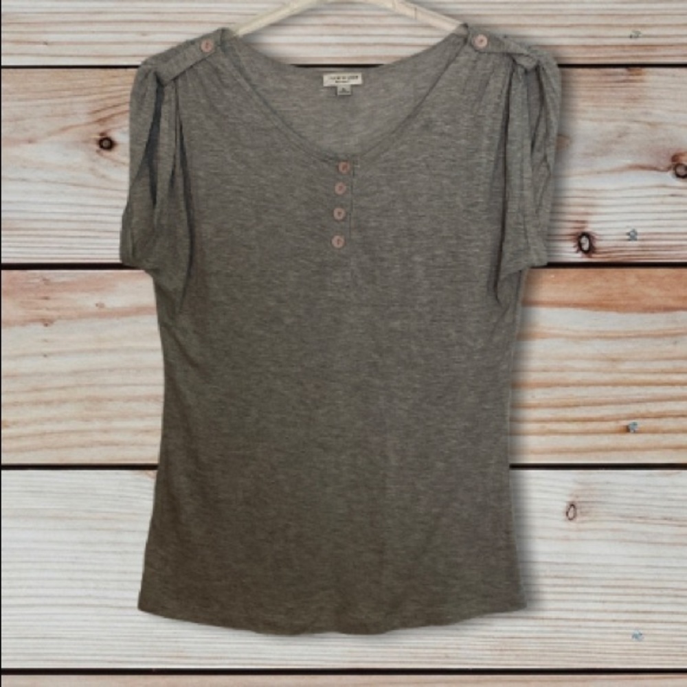 Gray Cap Sleeve Tee with Buttons. Size XL